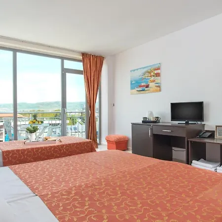 Cliff Studio Apartman Napospart